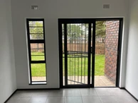 2 Bedroom Flat & Apartment
