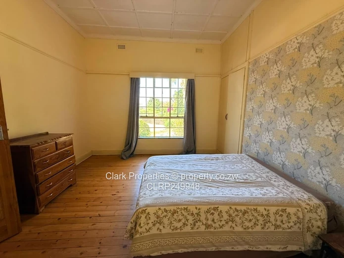 Charming Farmhouse In Avondale!