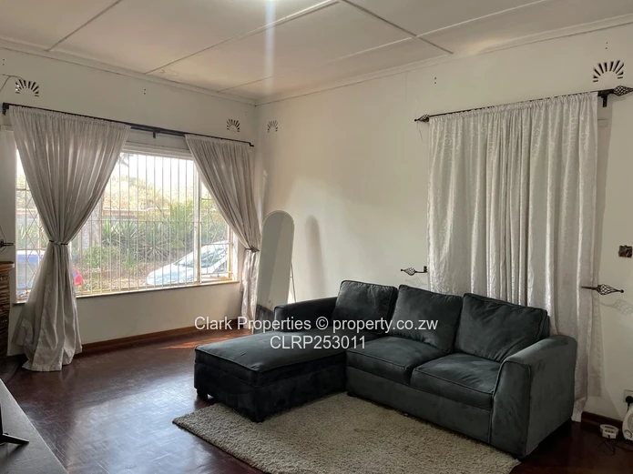 Cottage Available In Marlborough!