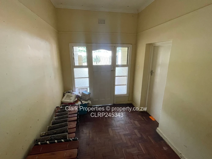 Excellent Location - offices, school, home