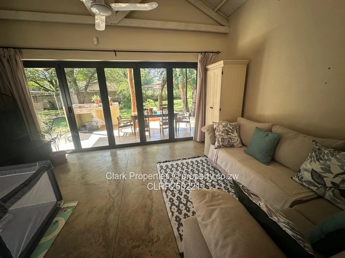Victoria Falls: 3-Bed Open-Plan Home with Garden Flatlet