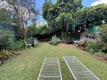 2 Bedroom Flat & Apartment