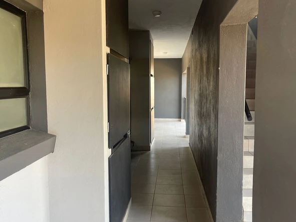 2 Bedroom Flat & Apartment