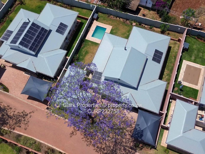 Large Townhouse In Chisipite