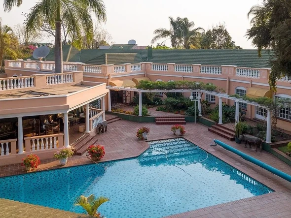 8 Bedroom House