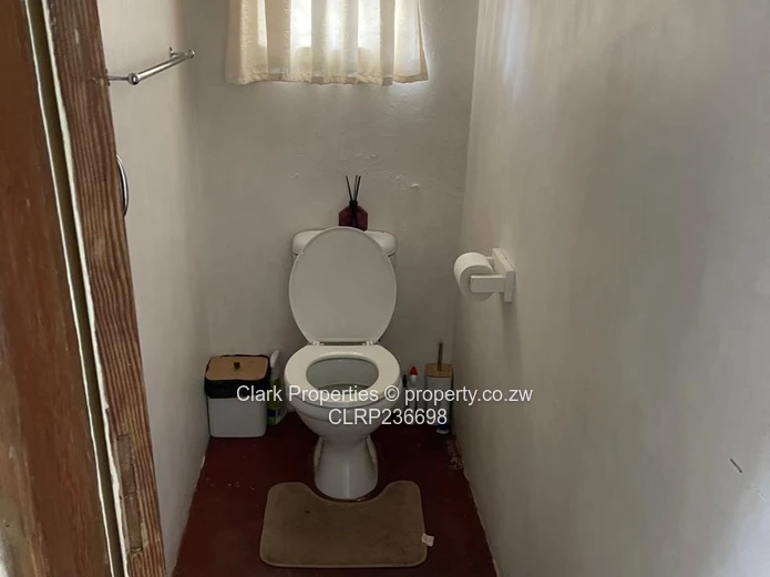 Charming Rondavel Cottage For Rent In Monavale