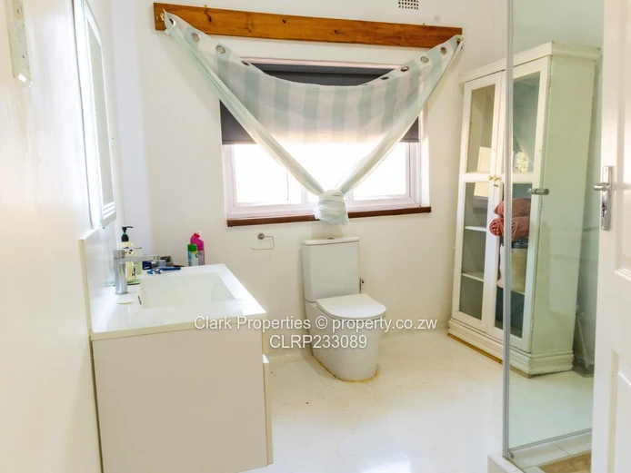 A Delightful and Comfortable Family Home! (Sole Mandate)