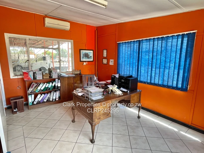 Exceptional warehouse with generous yard space