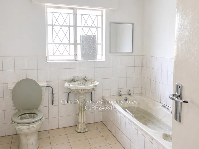 4-Bed Chiredzi Home on 2,100 m² — Pool & Borehole