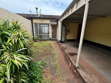 A charming flat in Avondale