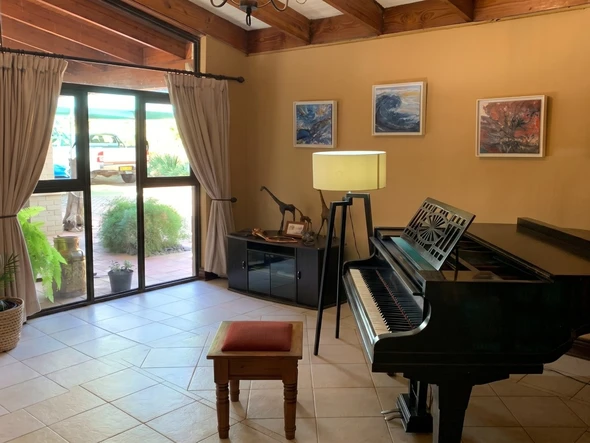 5 Bedroom House