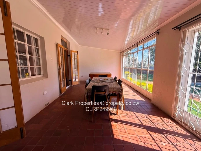 Charming Farmhouse In Avondale!