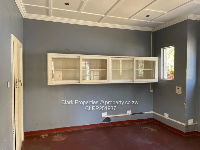 Commercial Property in the Avenues!