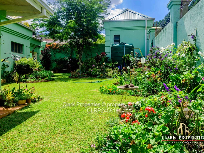 Immaculate, Spacious Townhouse (Sole Mandate)