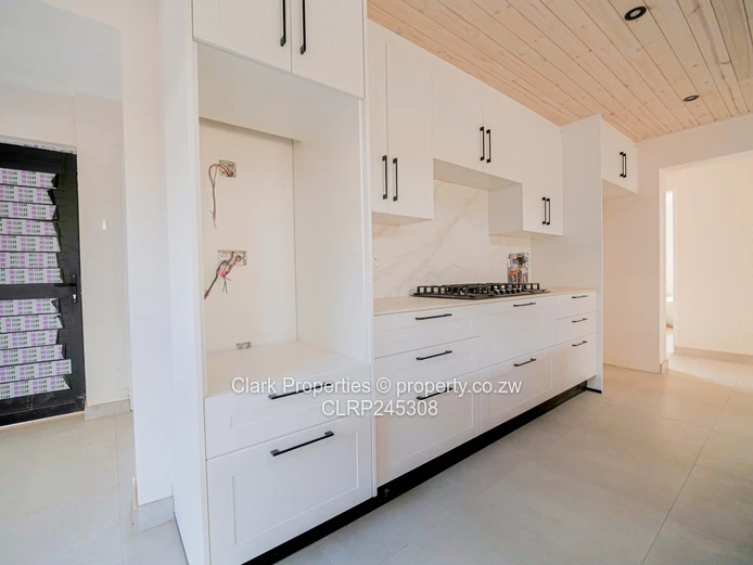 Stunning Townhouse (Sole Mandate)