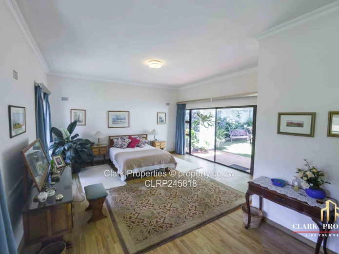 Immaculate, Spacious Townhouse (Sole Mandate)
